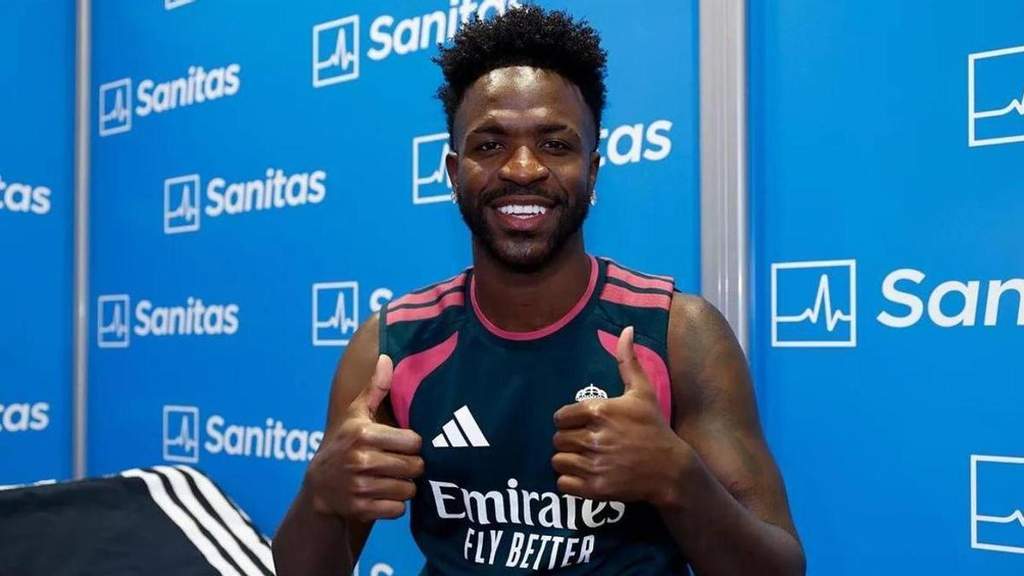 Penyerang Real Madrid Vinicius Junior tiba di pusat latihan Valdebebas untuk mengikuti sesi latihan pramusim bersama pelatih Jose Mourinho.
